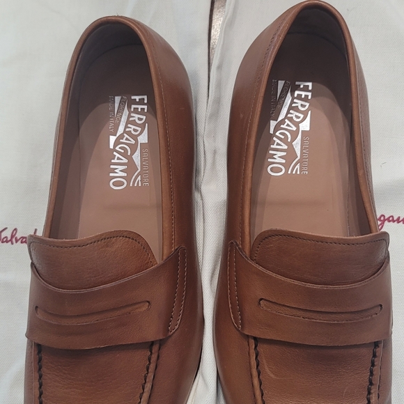Salvatore Ferragamo Sunset Loafer - Picture 2 of 12